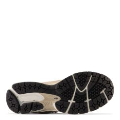 New Balance Women's 1906R In Mindful Grey With Moonbeam And Silver Metallic 9 New Balance Women's 1906R In Mindful Grey With Moonbeam And Silver Metallic -sorel shop nb m1906rw 1589 4 1100x